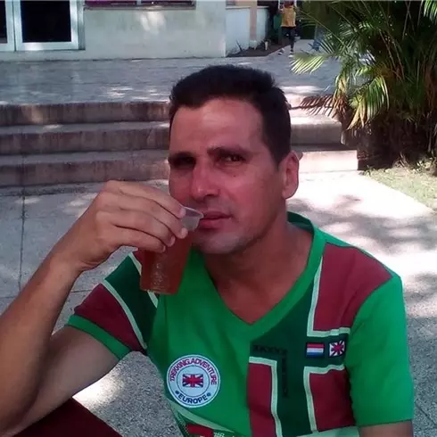 Hombre de 44 busca mujer para hacer pareja en Santa clara, Cuba