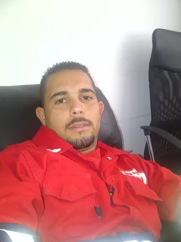 Hombre de 43 busca mujer para hacer pareja en Barcelona, Venezuela